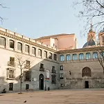 Plaza De La Paja Regio